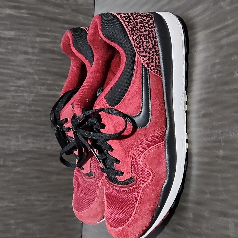 Nike Air Safari Mens Sneakers Team US M 11